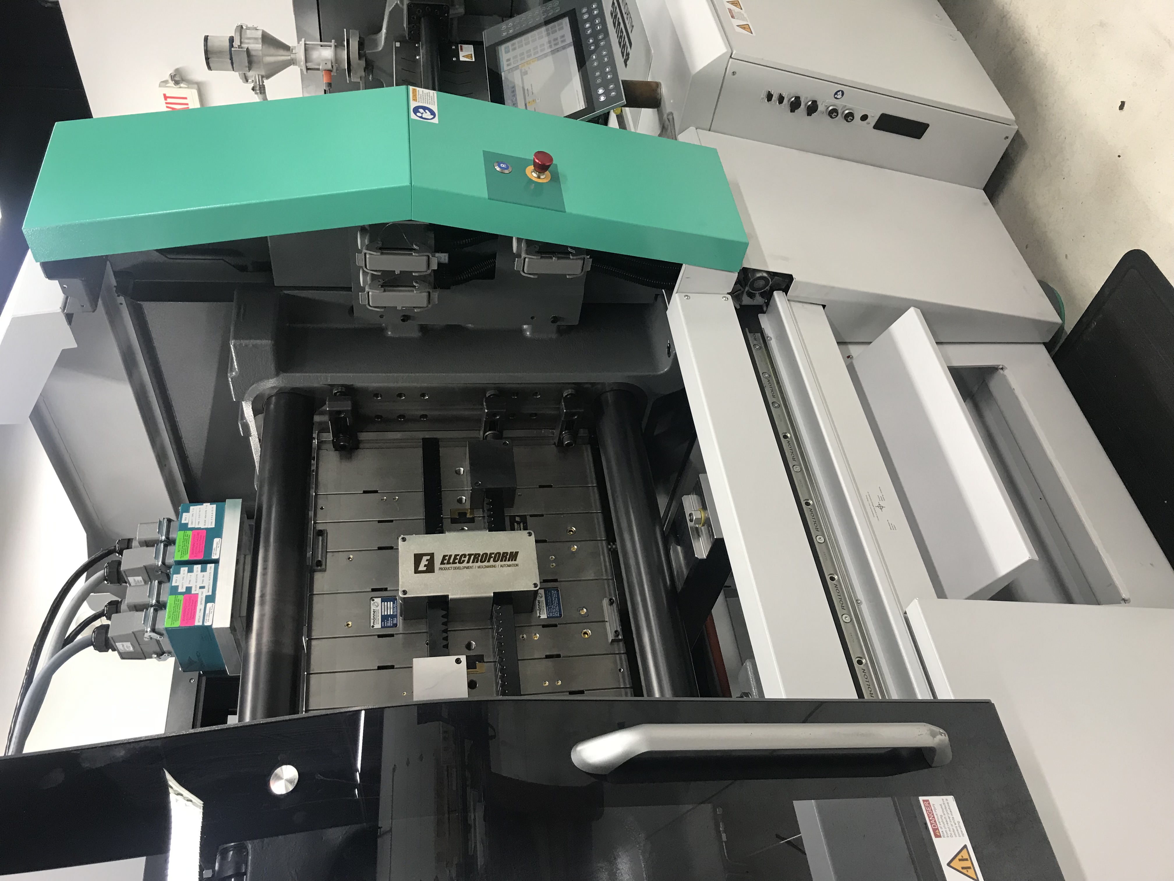Electroform injection molding machine